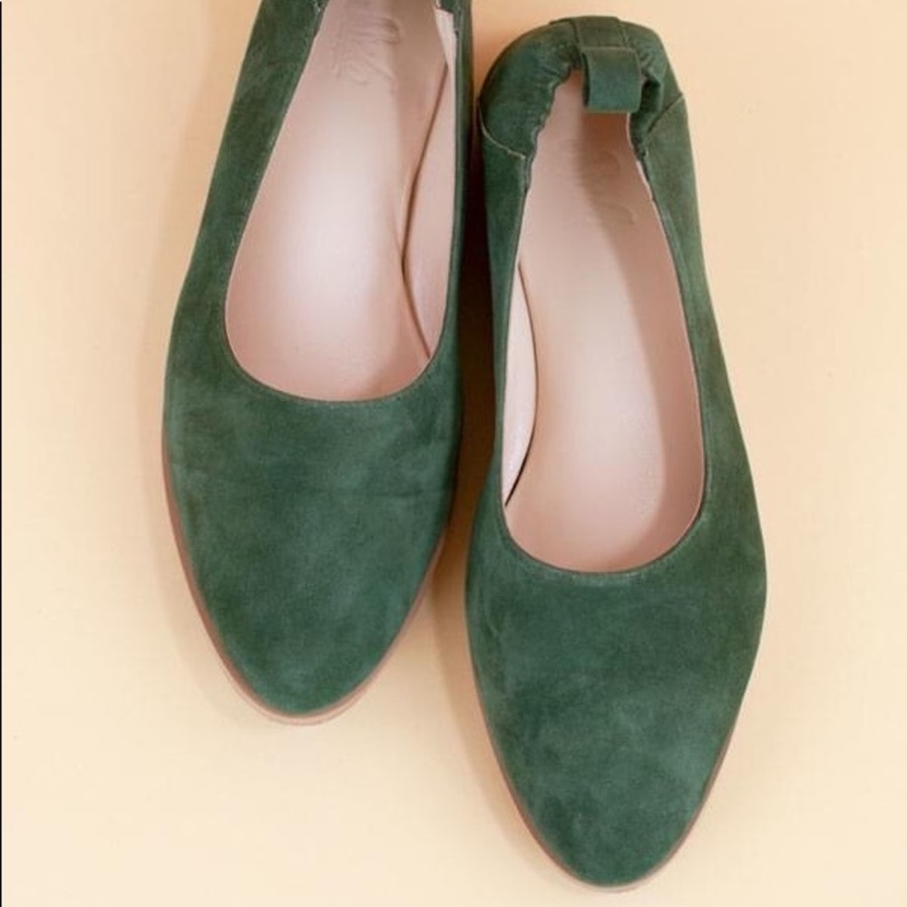 New Never Worn Sseko Designs Agave Suede Leather Flats Size 8